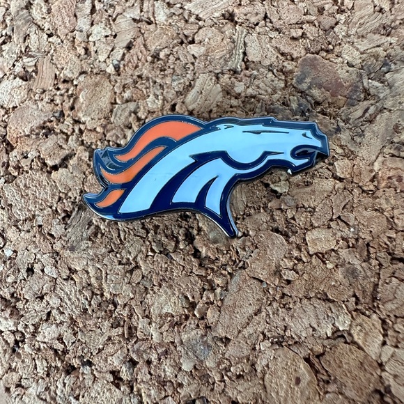 Denver Broncos Classic Enamel Lapel Hat Pin Brooch - Picture 3 of 5